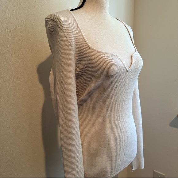 H&M Cream Ribbed Sweetheart Neckline Long Sleeve Sweater - Picture 5 of 6
